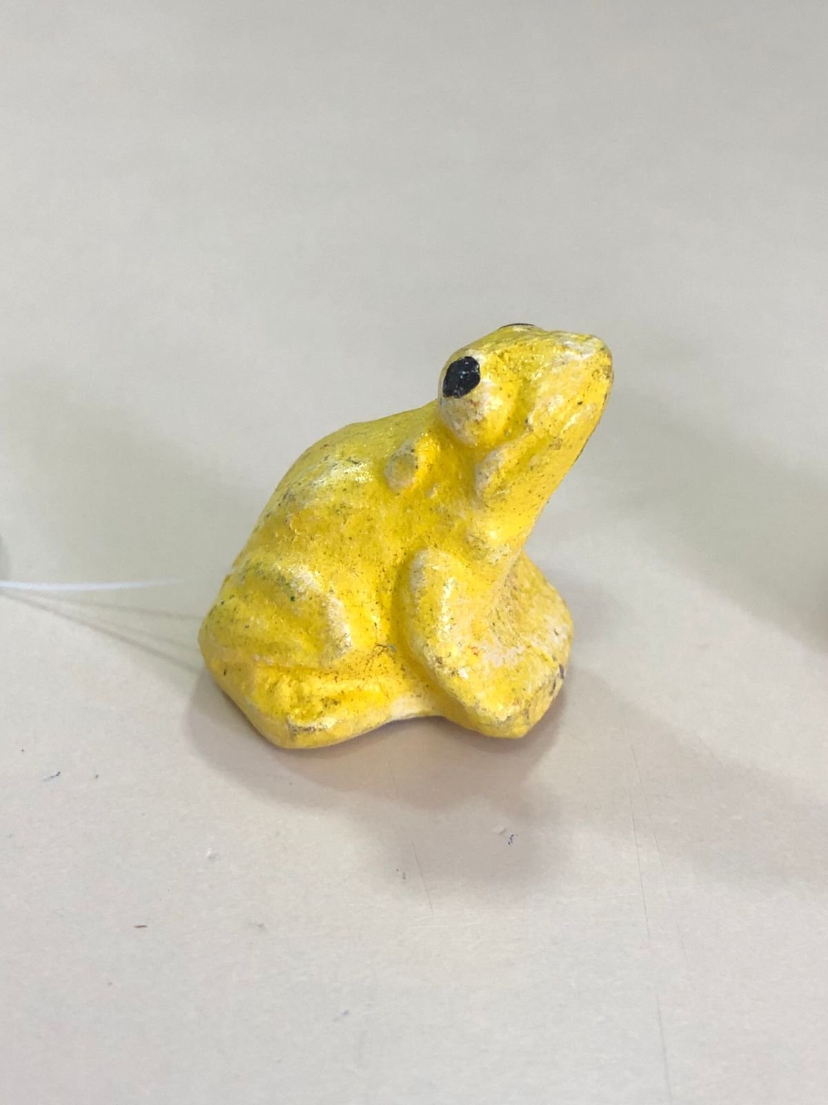 Enfeite Rã Mini (3cm x 2,5cm x 2,8cm)